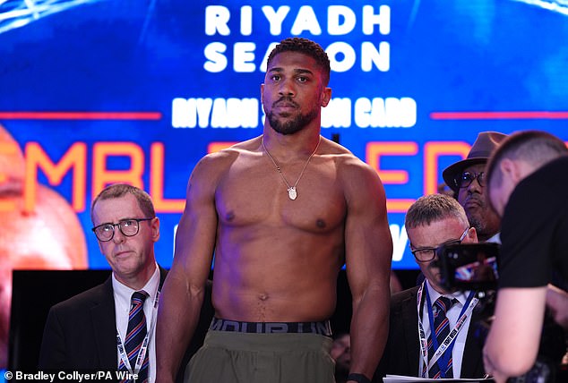 Joshua weighed in at 252lbs - four lbs heavier than Dubois as the pair faced off for the final time