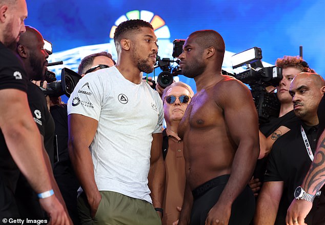 Joshua and Dubois faced off for the final time as they weighed in on Friday evening