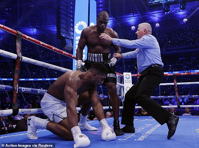 Dubois scored three knockdowns throughout the bout as Joshua struggled to keep pace