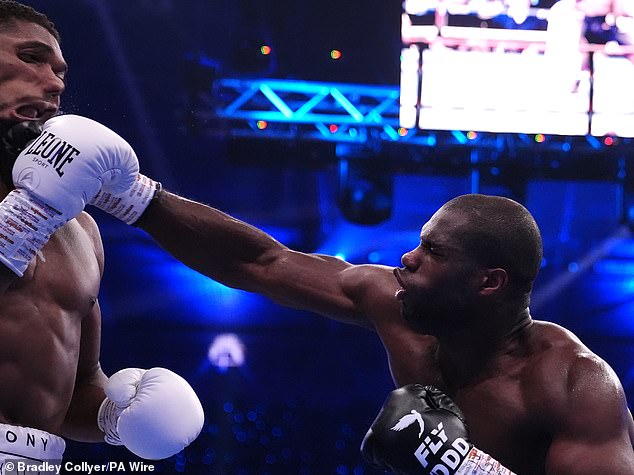 Dubois set the tone early on with some clean punches to rock Joshua