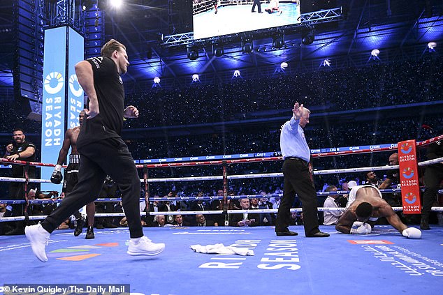 In the end, trainer Ben Davison threw in the towel and rushed into the ring as it was waved off