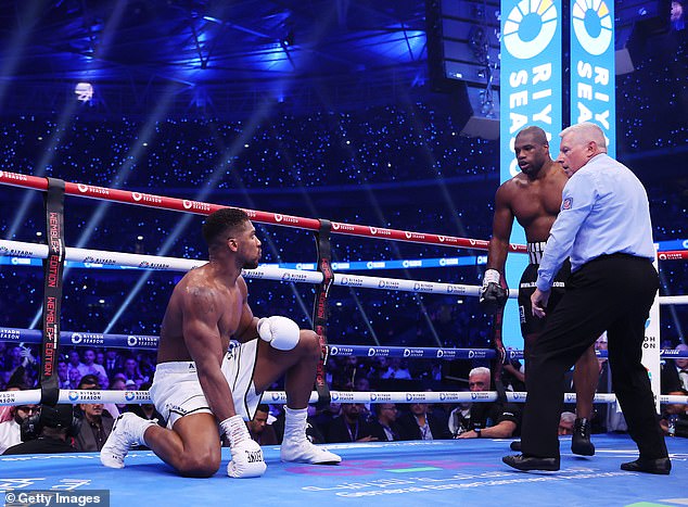 And the fight was contested at a dizzying pace from the very start of the first round, with Joshua experiencing an onslaught from his younger opponent