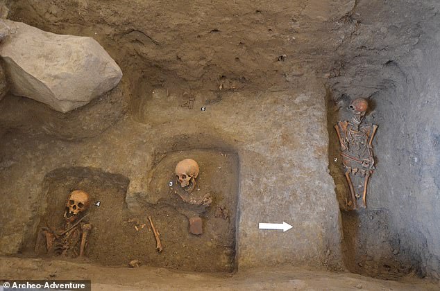 Three skeletons were found in the church in the town of P¿czewo