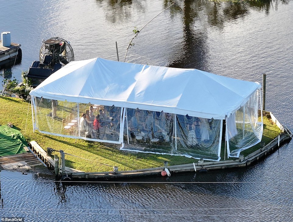 One tent was used for the ceremony