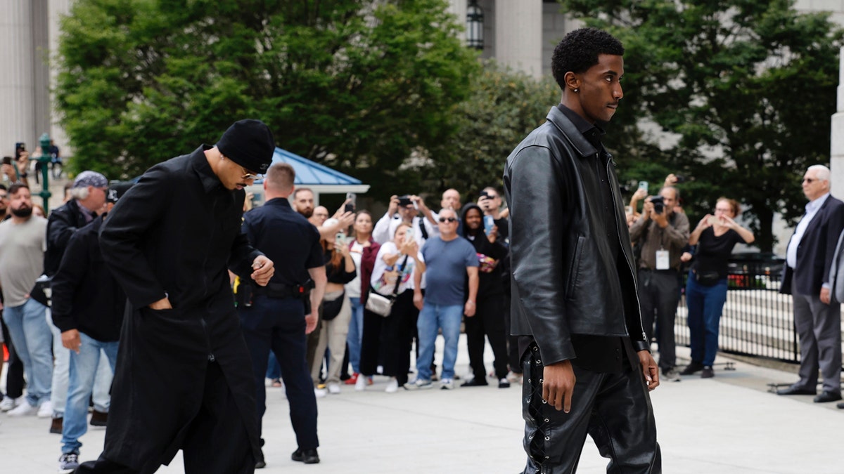 Quincy and King Combs arrive at NYC courthouse