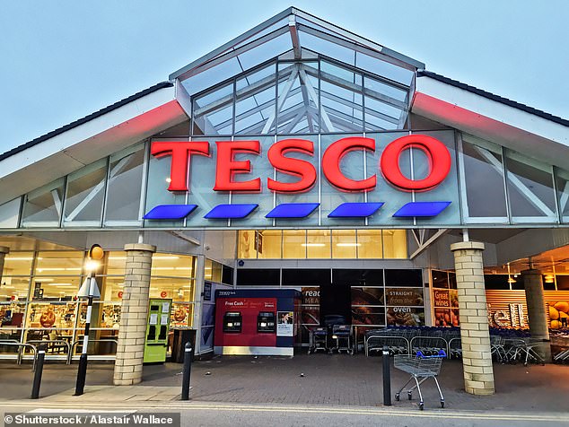 Tesco and Shell have bought all the electricity from a countryside solar farm that gained planning permission after the developer said it ¿could provide clean electricity to power over 102,000 homes¿