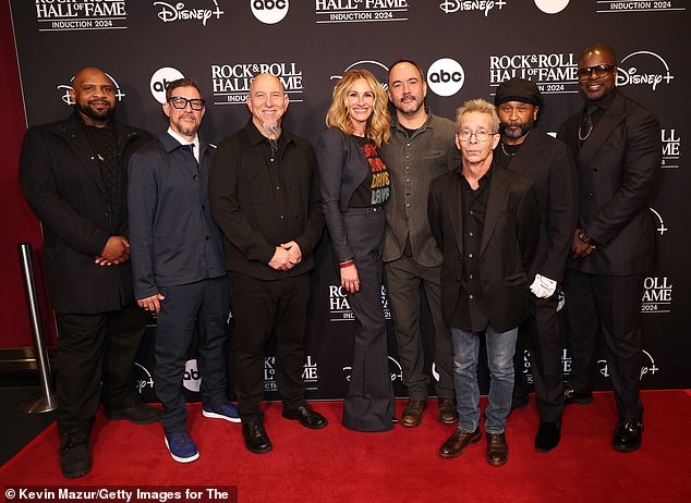 The silver screen siren gathered with the band for a snapshot; Rashawn Ross, Stefan Lessard, Jeff Coffin, Dave Matthews, Tim Reynolds, Carter Beauford and Buddy Strong pictured with Julia