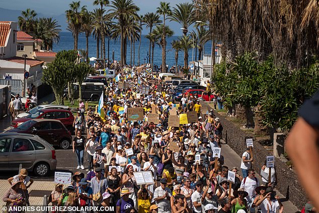 Locals were heard shouting 'No hay camas pa' tanto guiri' - which in English would translate as 'There's not enough beds for so many foreigners'