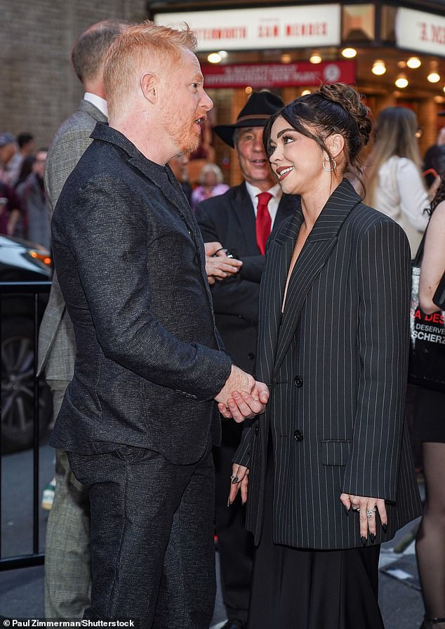 The actors shared a chat outside the theatre