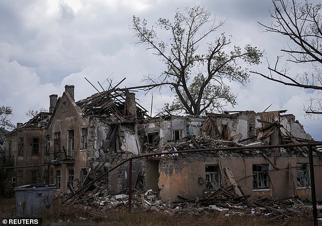 A view of a damaged residential building, in the course of Russia-Ukraine conflict, in the front line city of Chasiv Yar in Donetsk region, Ukraine October 16, 2024