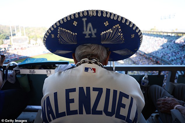 Fans honored the six-time All-Star by wearing his jersey as the Dodgers took on the Yankees