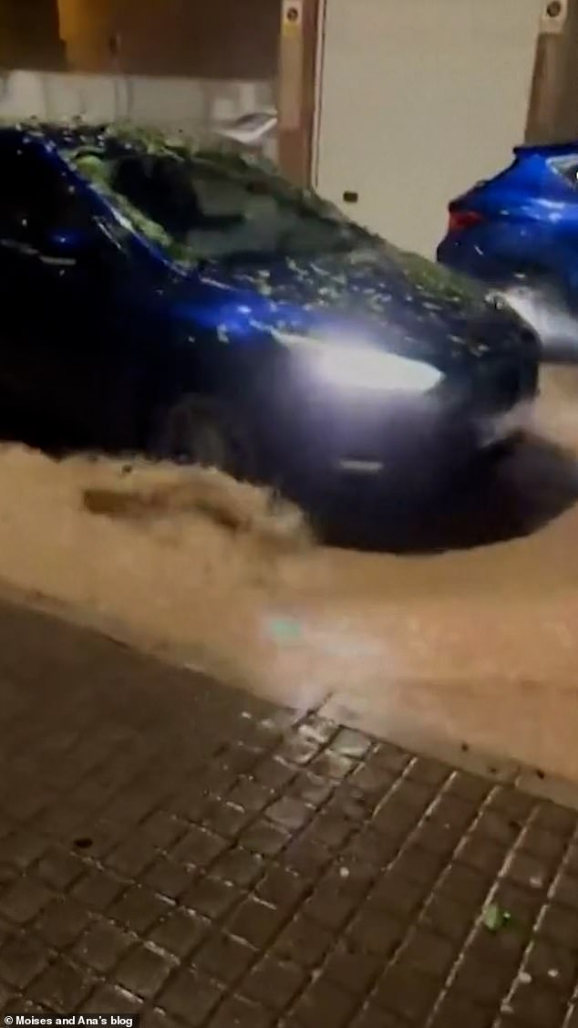 The streets of Almería were flooded following the heavy rain