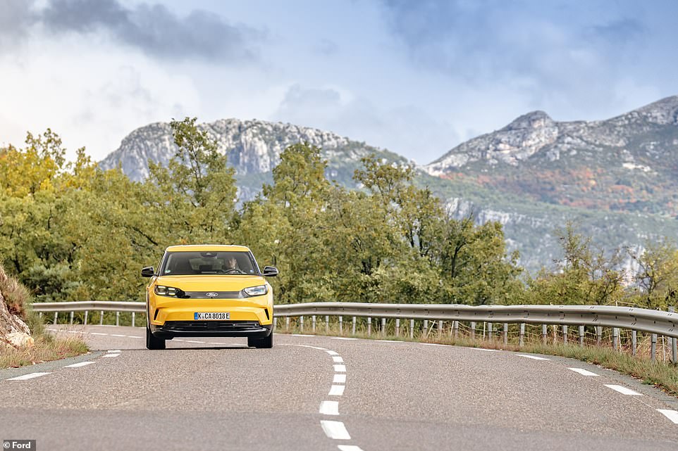 Another big win is that Capri is also much quieter than the Explorer, picking up less road and wind noise, which provides a more cossetting and relaxing driving experience