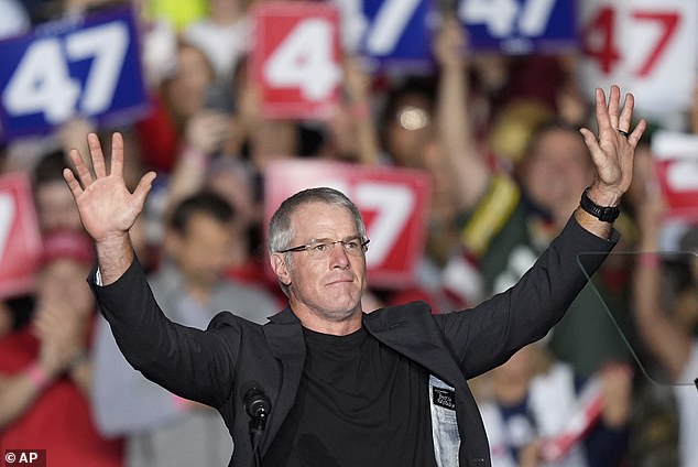 The Republican nominee was in Wisconsin for a rally with NFL legend Brett Favre