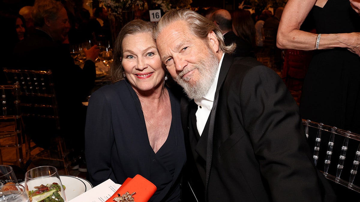 Susan Geston and Jeff Bridges posing close together