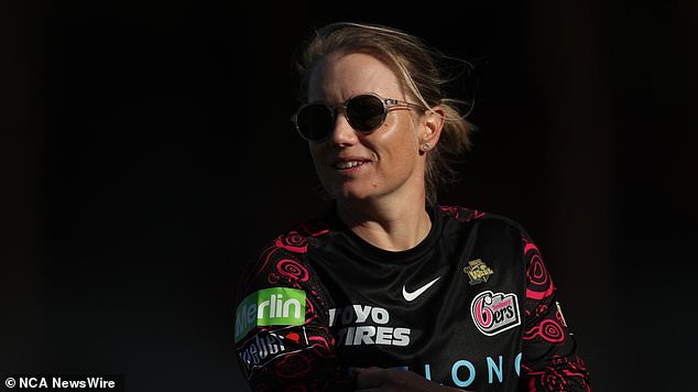 Injured star Alyssa Healy was at North Sydney Oval on Tuesday night and is a chance of playing in the Sixers' next game on Friday Picture: Mark Metcalfe/Getty Images