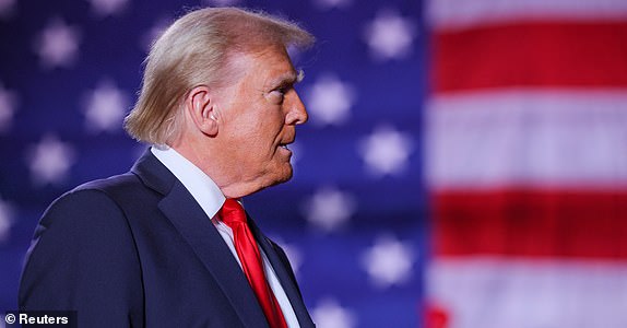 Republican presidential nominee and former U.S. President Donald Trump holds a campaign rally at Macomb Community College in Warren, Michigan, U.S., November 1, 2024. REUTERS/Brian Snyder