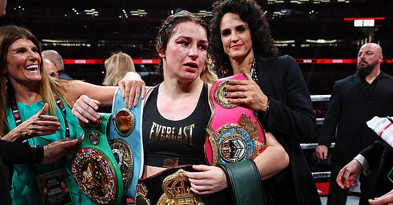 ARLINGTON, TEXAS - NOVEMBER 15: Katie Taylor announced as winnerduring LIVE On Netflix: Jake Paul vs. Mike Tyson at AT&T Stadium on November 15, 2024 in Arlington, Texas. (Photo by Sarah Stier/Getty Images for Netflix Â© 2024)