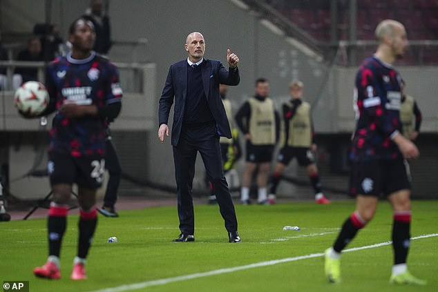 Rangers boss Clement rallies his troops during the 1-1 draw