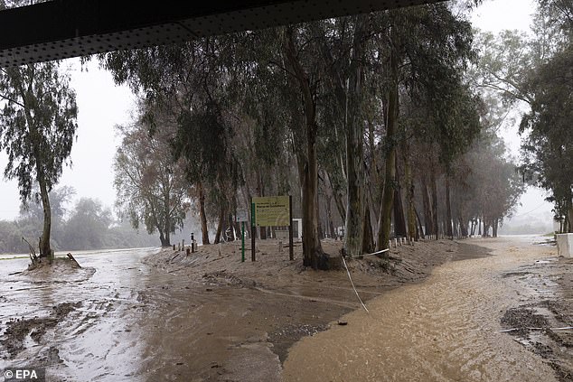 The regions of Axarquia, Costa del Sol and Guadalhorce in Malaga are under a red alert for extreme risk due to the forecast of heavy rainfall