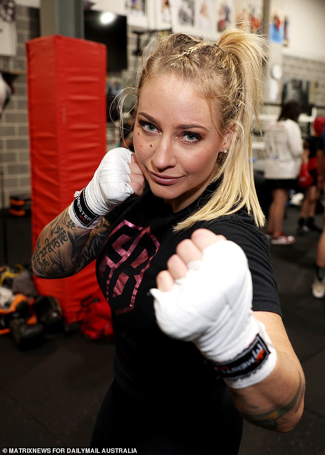 Aussie fighter Ebanie Bridges has made her call on which fighter she thinks will claim victory