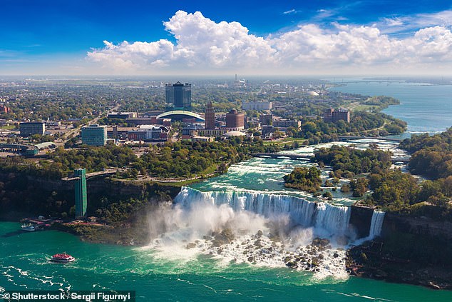 Redditors have dubbed both the Canadian and U.S side of Niagara Falls as 'kitsch' and 'tacky'