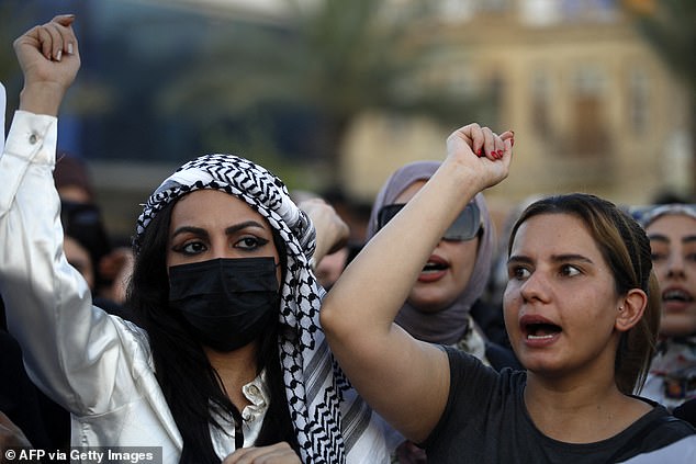 Iraqi women demonstrate against underage marriage in Tahrir Square