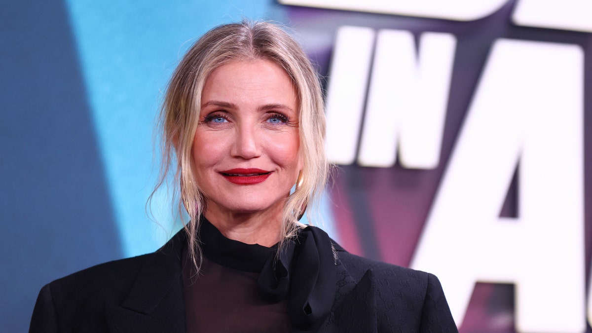 Cameron Diaz walks the red carpet