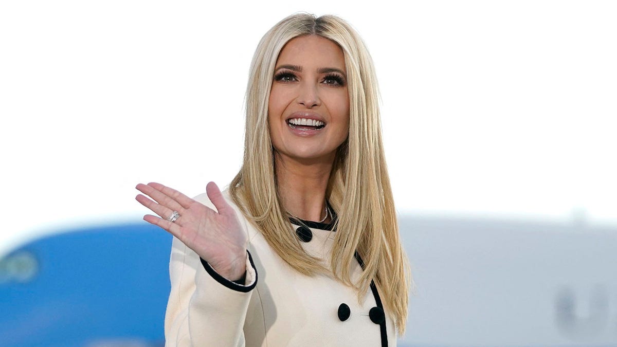 ivanka trump waves